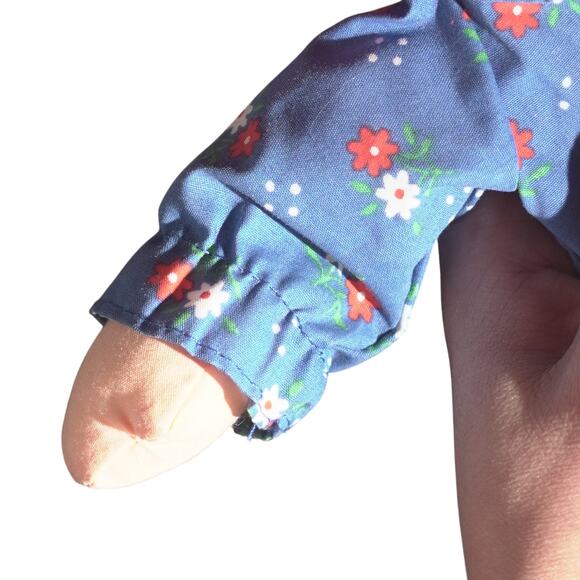 Raggedy Ann Doll Navy Dress Floral Apron Red Yarn Hair Collectible VTG Gifts - Picture 5 of 9